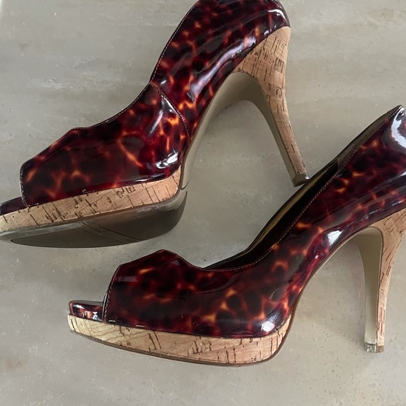 Beautiful snake skin fiery Nine West heels - Picture 3 of 4